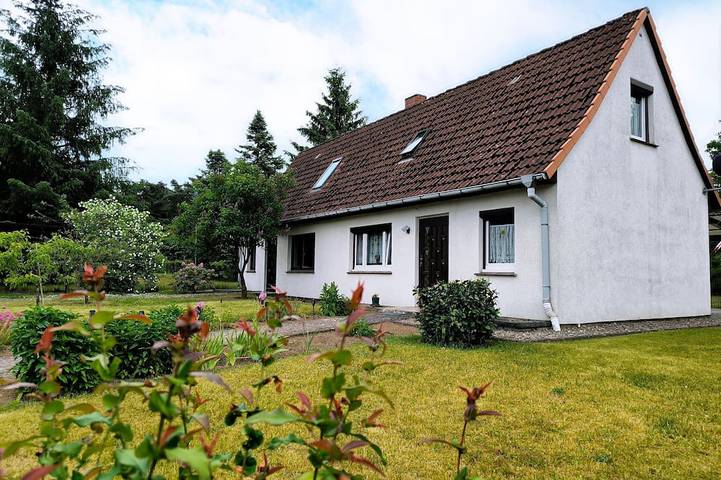 Ferienhaus für 4 Personen, mit Garten in Nossentiner Hütte