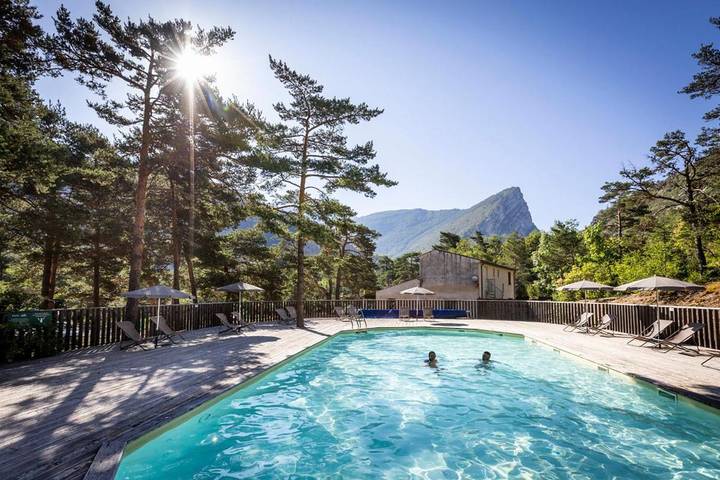 Camping pour 6 personnes, avec piscine et terrasse à Castellane - 4