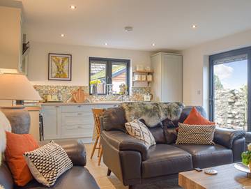 Log Cabin for 4 People in Herefordshire, West Midlands, Photo 4