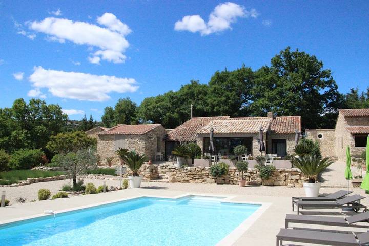 Chambre d’hôte pour 2 personnes, avec piscine et jardin