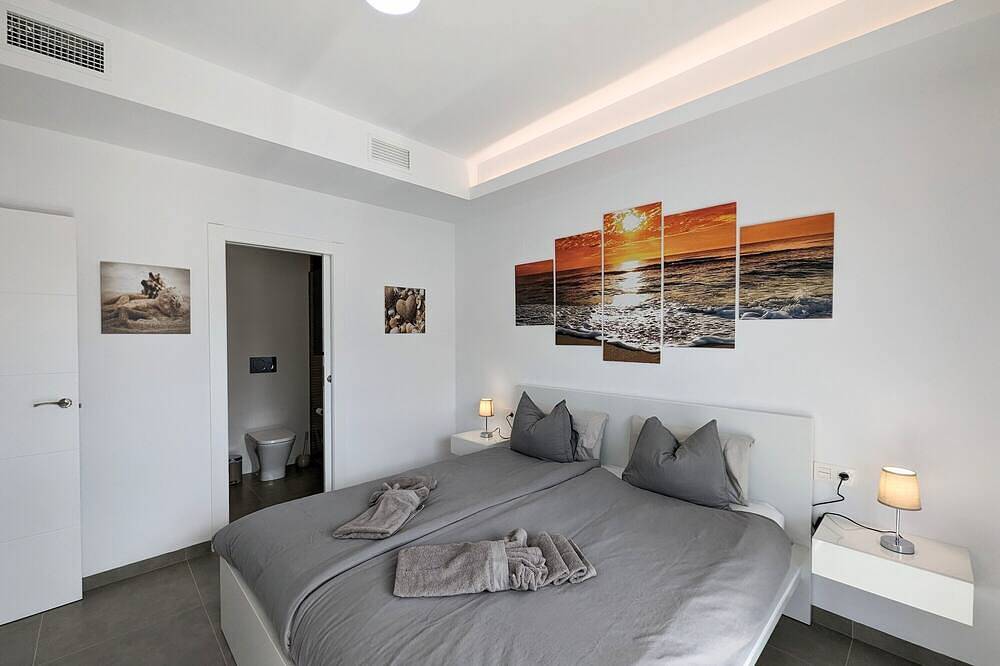 Villa 'R-58 Luxury New Build' with Private Pool, Terrace and Wi-Fi in La Herrada, Los Montesinos