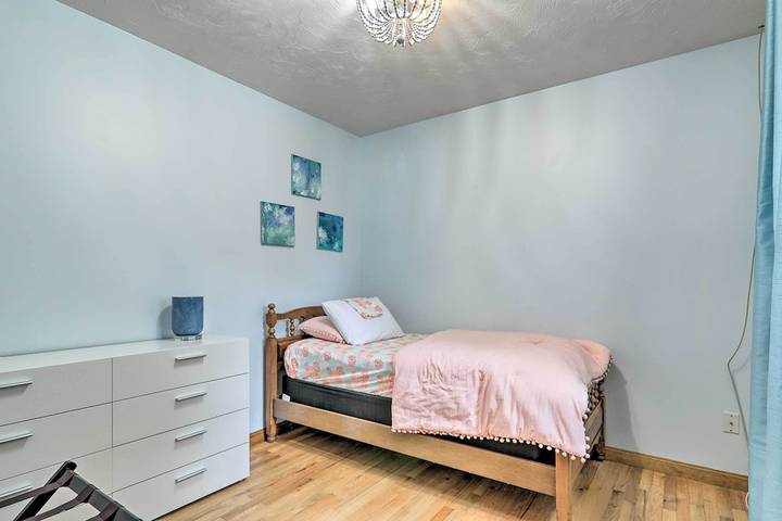 Vacation rental for 9 people, with yard in Hyannis