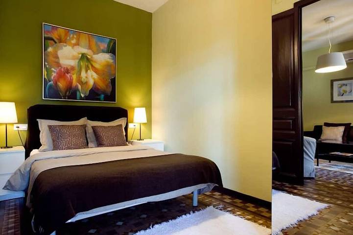 Appartement entier, Art Nouveau 2 Bedroom in the Historic Eixample D.  Free luggage storage service. in Barcelona Centre, Barcelone