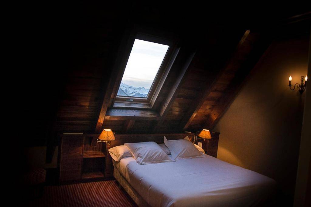 Twin Room in Baqueira, Naut Aran