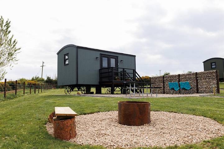 Tent for 2 people, with garden and balcony as well as view in Northern Ireland