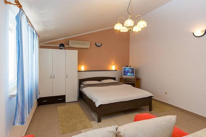 Bungalow für 2 Personen, mit Terrasse, mit Haustier in Poreč - 2