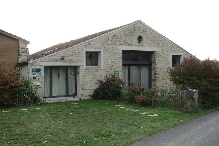 Location de vacances pour 4 personnes, avec jardin à Saint-Christophe-du-Ligneron