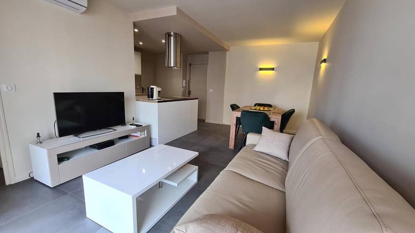 Gîte pour 4 personnes, avec terrasse et vue, animaux acceptés dans Plage Magnan - 3