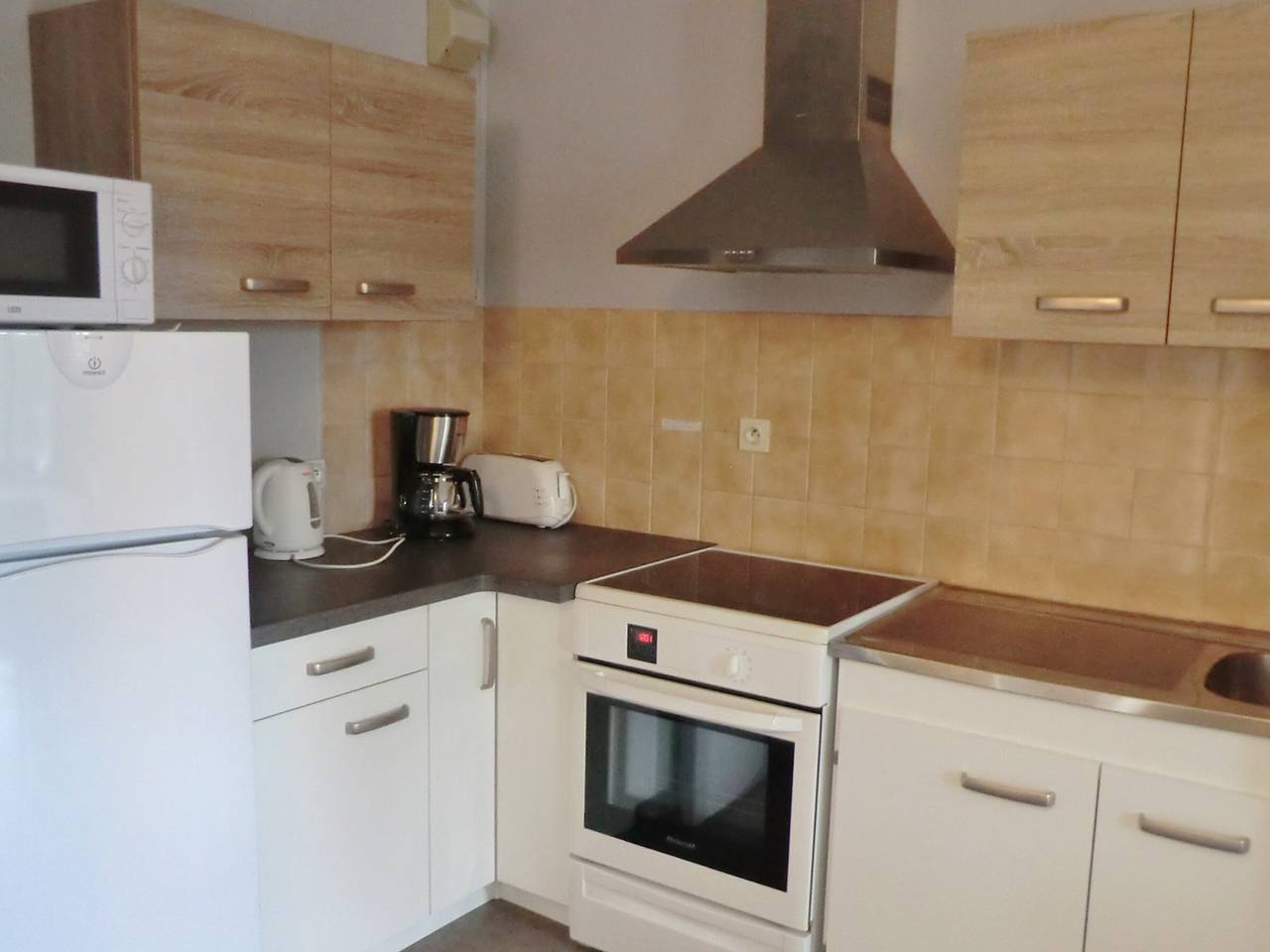 Entire apartment, 5-Bed Apartment, Near Port, Private Parking in Le Croisic, Côte d'Amour