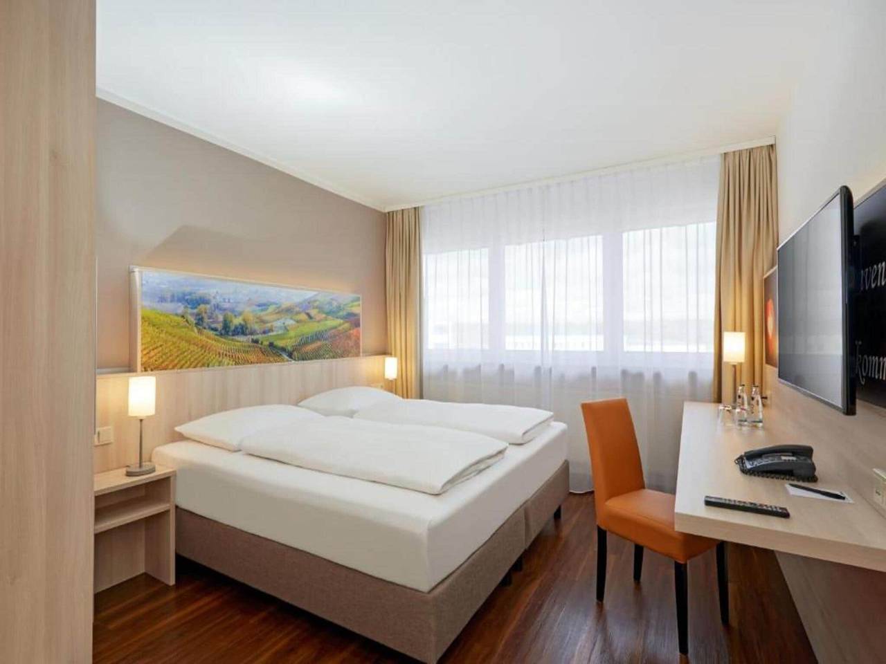 Ganze Wohnung, Sunday Hotel Stuttgart Einzelzimmer in Herrenberg, Nordschwarzwald