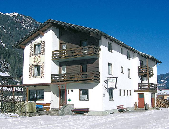Ferienhaus für 23 Personen, mit Balkon und Terrasse