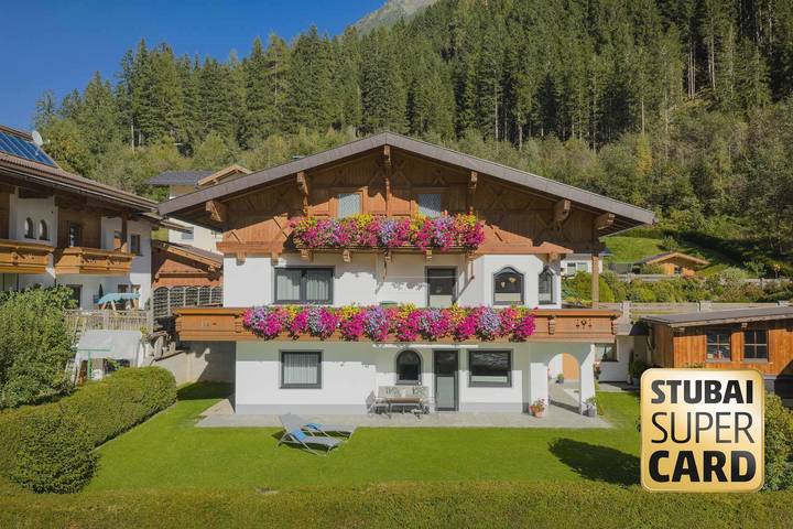 Hütte für 4 Personen, mit Garten und Terrasse sowie Ausblick, kinderfreundlich in Neustift im Stubaital