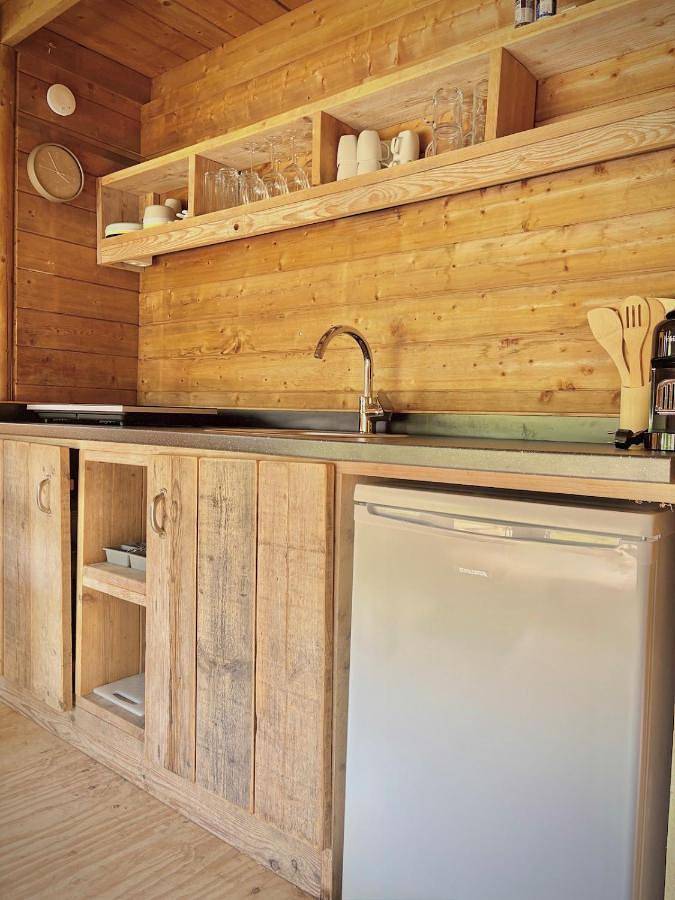 Camping für 8 Personen, mit Terrasse und Pool sowie Ausblick in Noord-Beveland - 2