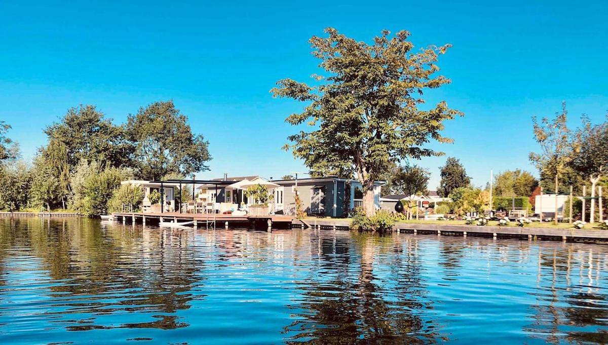 Private Island Houseboat with Boat near Amsterdam in Vinkeveen, Groene Hart
