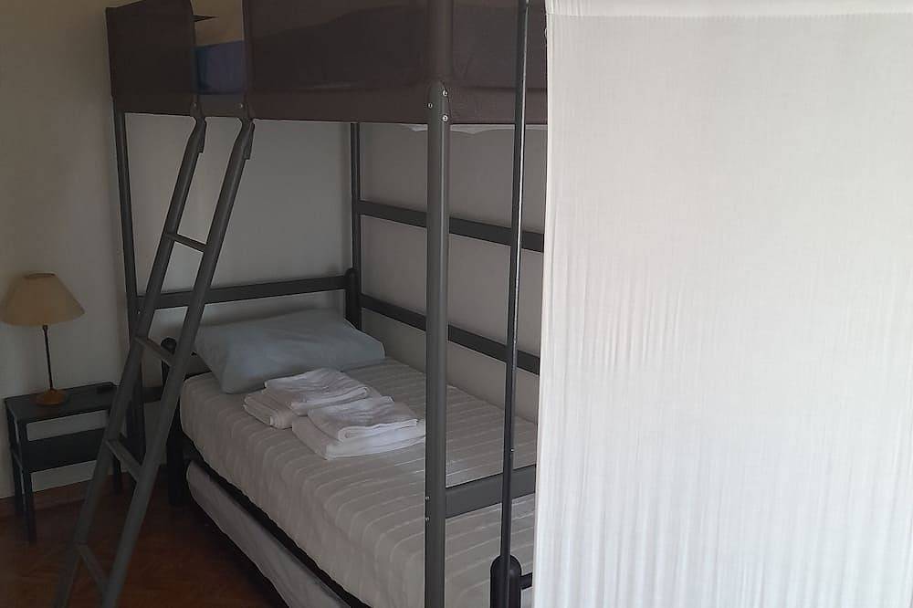 Vivenda Unifamiliar in Aroeira, Charneca de Caparica e Sobreda