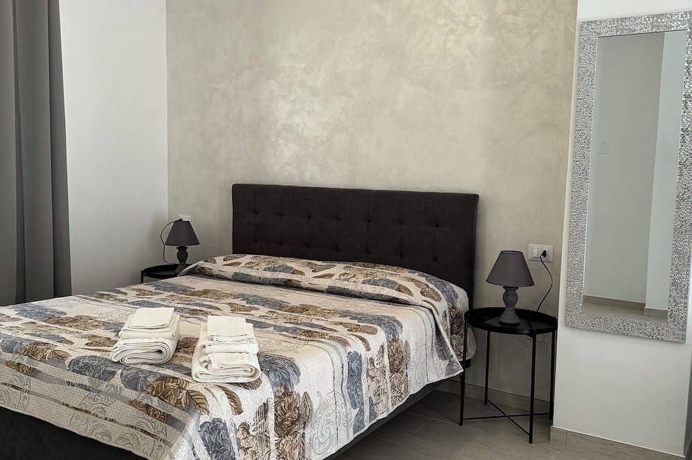 Entire apartment, Cantore Room. The Palace of the High Prelate in Fondi, Latina Province