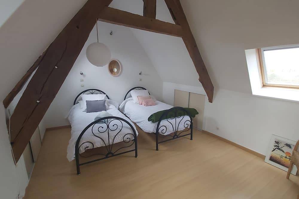 Gîte Le Cap Fréhel 3 Etoiles avec Piscine in Calorguen, Région de Dinan