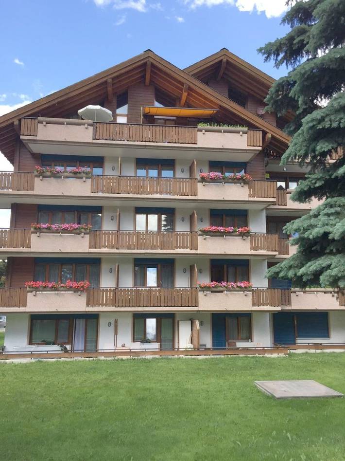 Ferienwohnung für 2 Personen, mit Balkon und Whirlpool sowie Sauna und Ausblick in Täsch