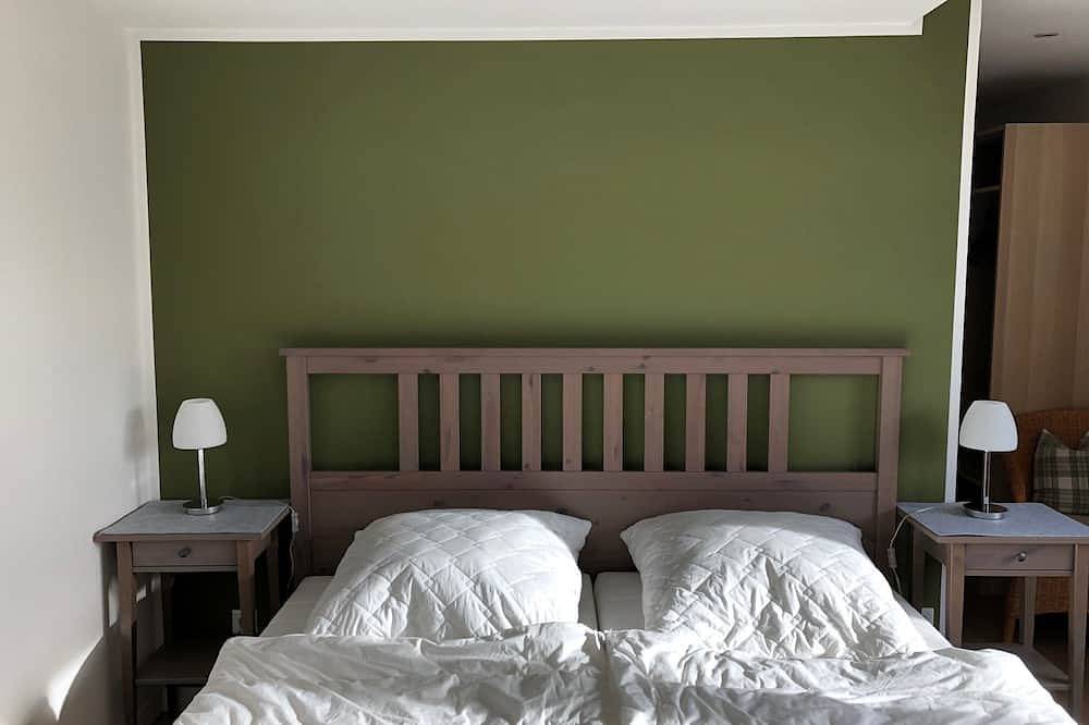 Ganze Wohnung, In wunderschönem Landhaus, Luxussanierung, direkt am Wald + nahe Golfplatz in Schmallenberg, Hochsauerlandkreis