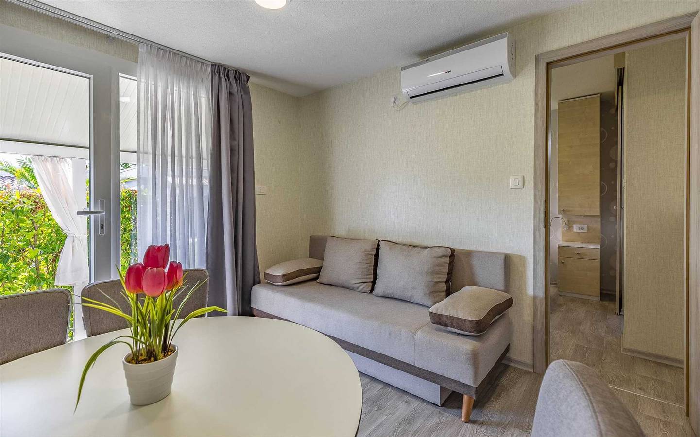 Mobilny dom dla 6 osób z basen in Banjole, Południowe Wybrzeże Istrii