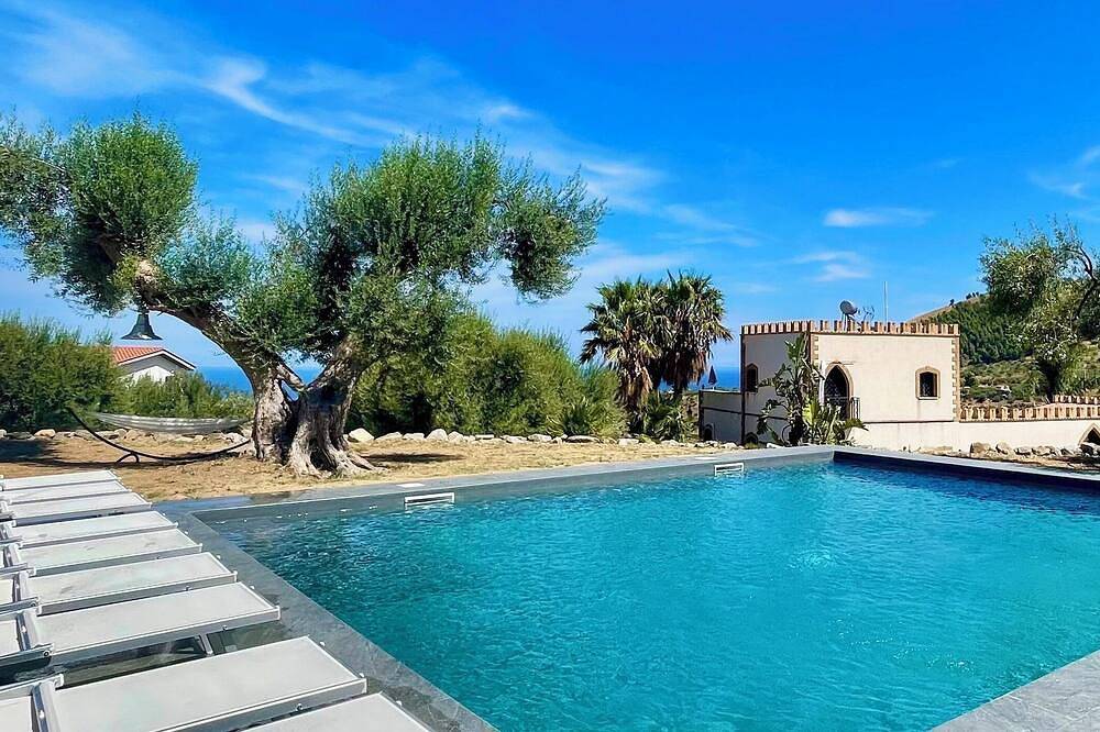 Armani Estates The Castle in Altavilla Milicia, Palermo Province