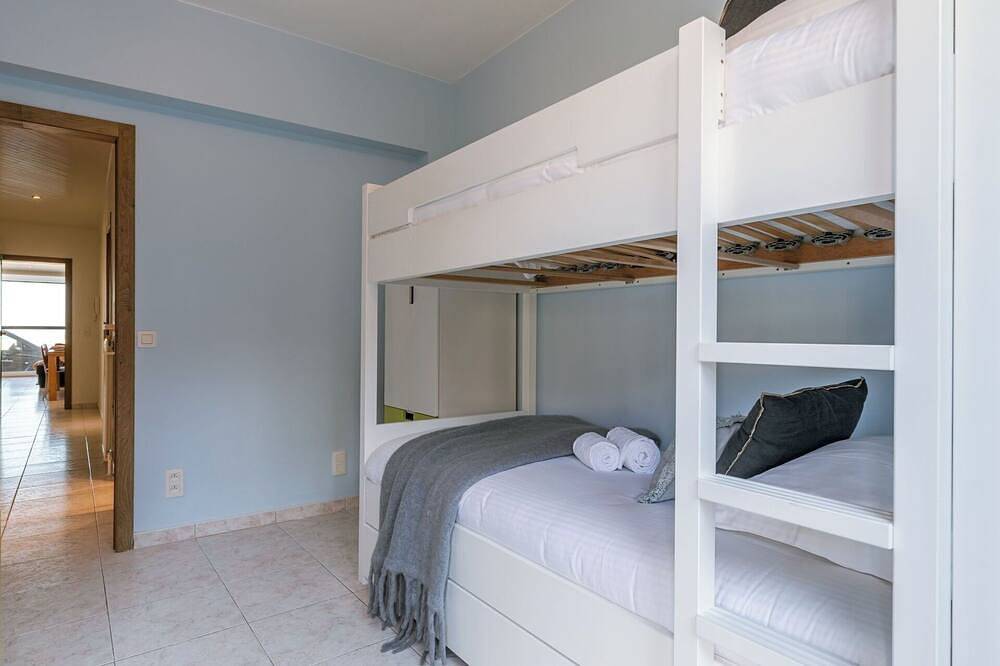 Geheel appartement, Gezellig appartement voor 4 personen met Wifi en Tv in Brugge, Belgische Kust