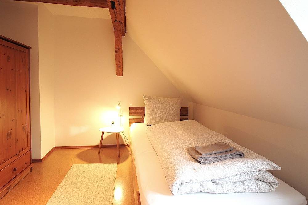Ganze Wohnung, Ferienwohnung am Wasserschloss (2) in Ochsenfurt, Fränkisches Weinland