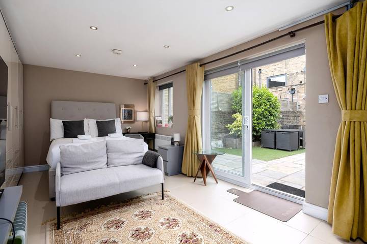 Apartment for 2 people, with garden in Hammersmith and Fulham