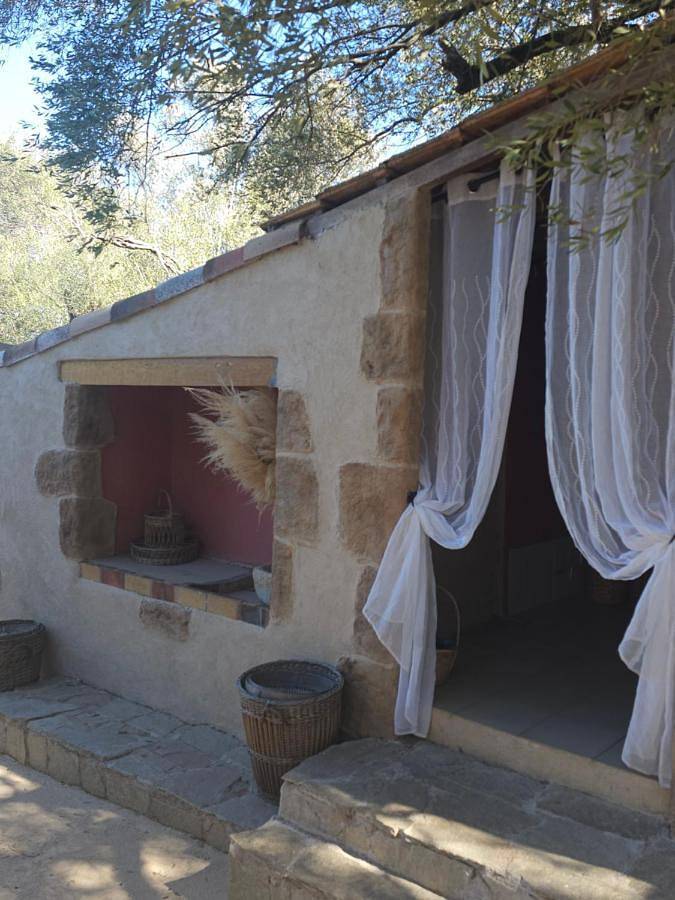 Location de vacances pour 2 personnes, avec piscine ainsi que vue et jardin à Sotta - 4