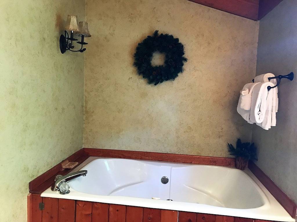 Smoky Mountain Cabin Warm & Cosy in der Nähe des Kongresszentrums! in Sevierville, Sevier County