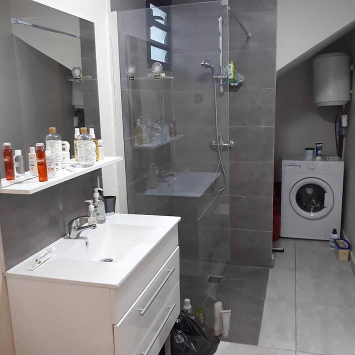 Gîte pour 4 personnes, avec piscine ainsi que vue et terrasse à Koungou - 3