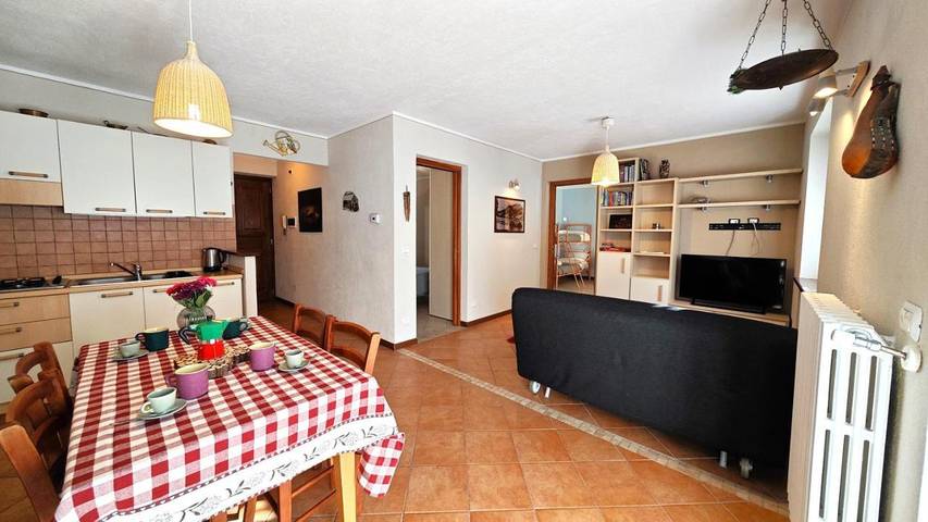 Gîte pour 7 personnes, avec vue et jardin, animaux acceptés à Pragela