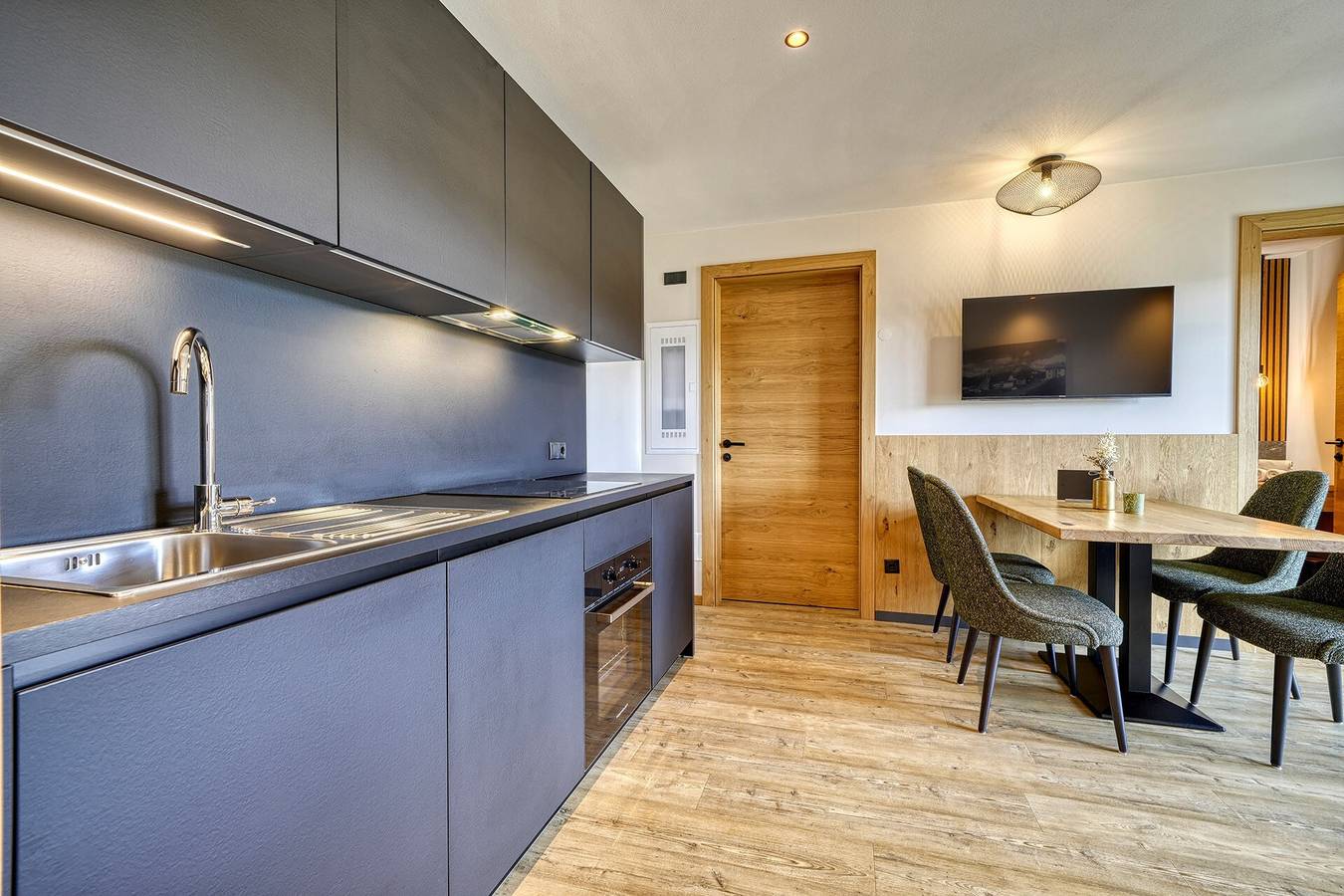 Entire apartment, Apartment "Latemar": Private Whirlpool, Finnish Sauna, Mountain View in Deutschnofen, Val d’Ega