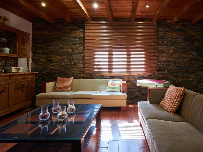 Casa rural para 16 personas, con Balcón/Terraza y Jardín además de Piscina y Sauna en Narrillos de San Leonardo - 4
