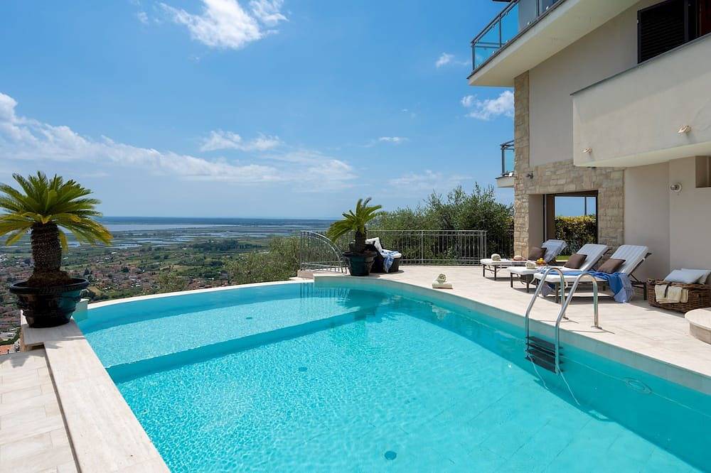 Ganze Wohnung, Villa Dolphin 10, Emma Villas in Massarosa, Italienische Riviera