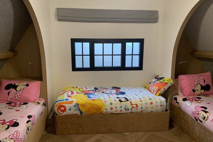 Apartamento entero, 5 mn Disney - Luxury Flat with garden– Peter Pan in Coupvray, Sena y Marne