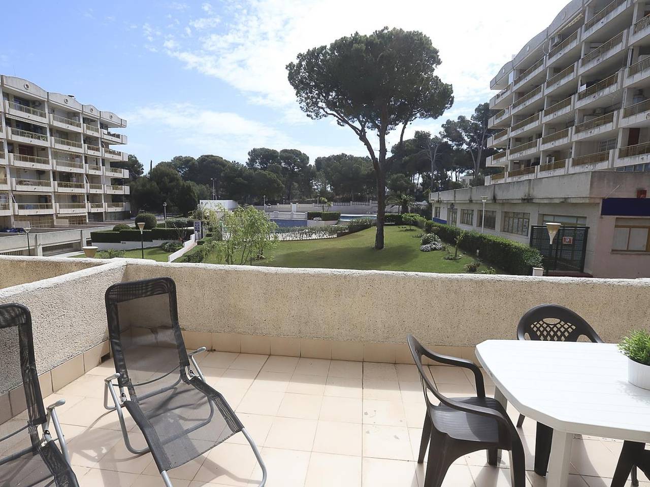 Apartamento vacacional entero, 163-Cataluña 92-112.Apartamento de un dormitorio mas camarote con amplia terraza in Salou, Costa Dorada