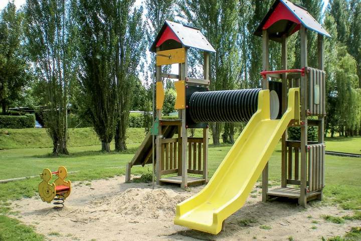Camping pour 4 personnes, avec terrasse, animaux acceptés dans l' Eure - 3