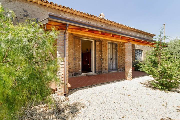 Gîte pour 5 personnes, avec Terrasse et Jardin dans Pantelleria