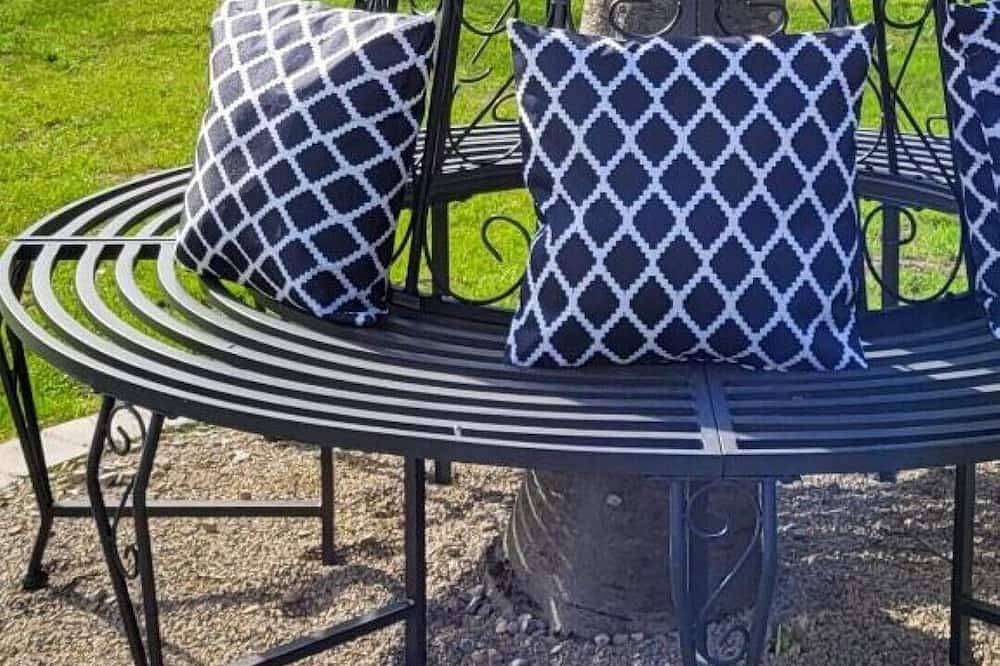 Ganze Wohnung, Gästehaus am Bachlauf - Losheim am See Fewo 49m² /1-2 Pers Garten & Teichblick in Losheim am See, Saar-Nahe-Bergland