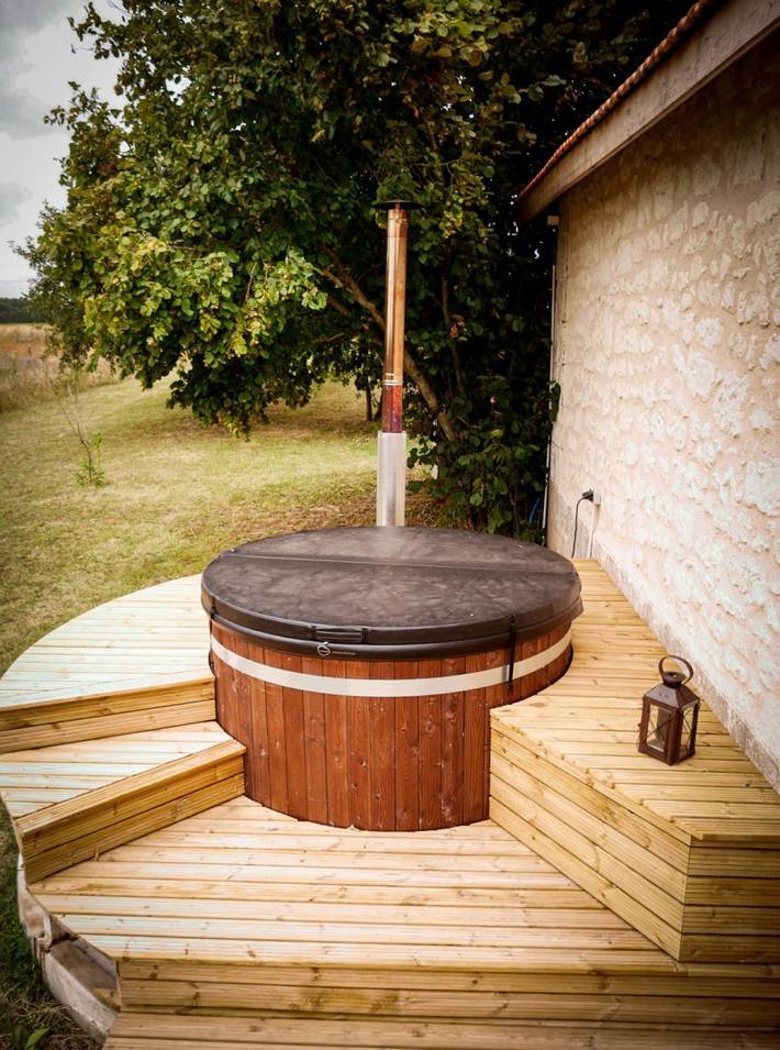 Gîte pour 2 personnes, avec jacuzzi ainsi que terrasse et jardin à Vienne (France) - 2