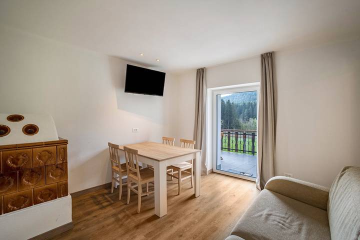 Hel lejlighed, Apartment 'Silbernagl Sonnig Mit Gartenblick' with Lake View, Shared Terrace and Wi-Fi in Issing, Pfalzen