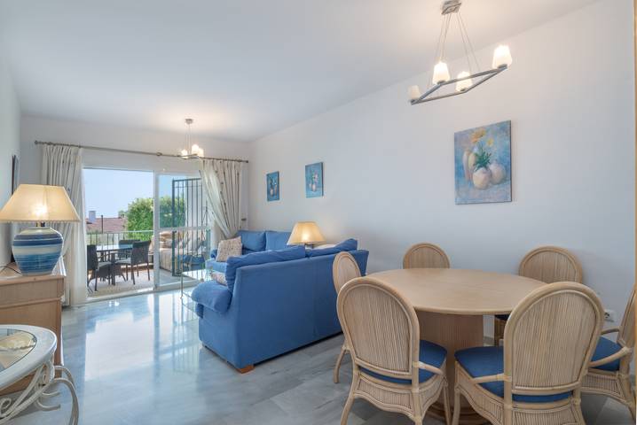 Entire apartment, Apartment "Miraflores" with Partial Sea View, Shared Pools, Terrace and Air Conditioning in La Cala de Mijas, Mijas