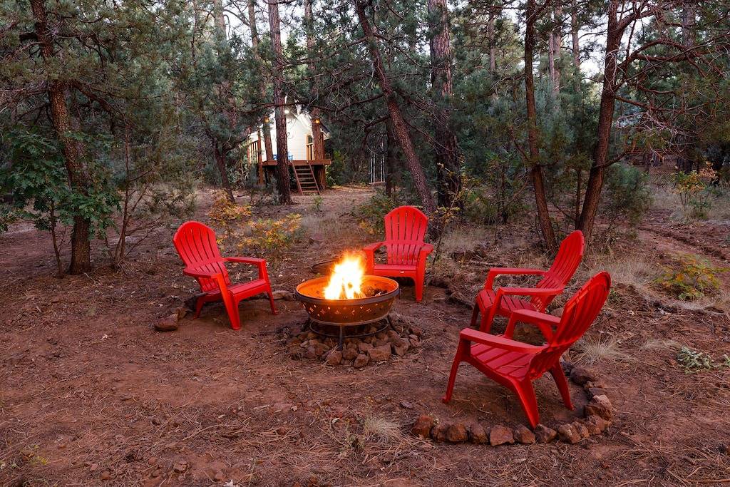 Pinetop-Lakeside home/3 bed/ 2 bath/treehouse/hot tub in Navajo County