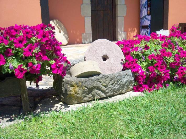 Alojamiento y desayuno para 2 personas, con jardín además de vistas y terraza en Donostialdea - 4