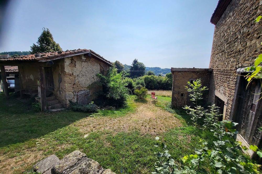 Ferme rénovée authentique in Tours-sur-Meymont, Parc Naturel Régional Livradois-Forez