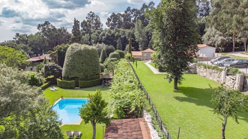 Casa de férias para 4 pessoas, com Varanda e Terraço e ainda Jardim and Piscina em Guimarães