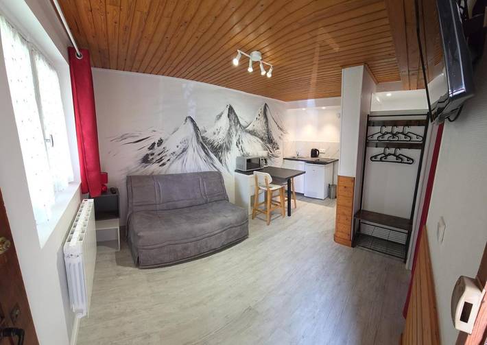 Gîte pour 2 personnes, avec Terrasse ainsi que Jardin et Vue dans Saint-Rémy-de-Maurienne