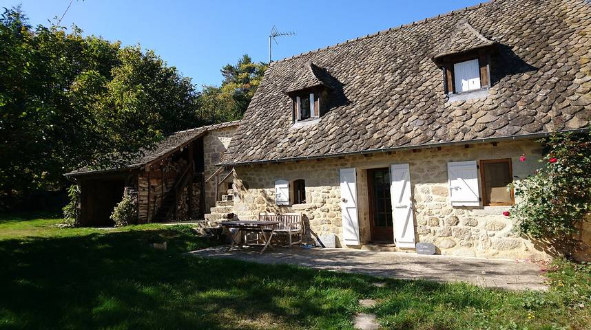 Gîte pour 2 personnes, avec Jardin en Corrèze
