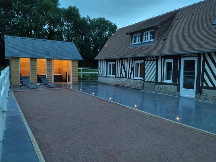 Location de vacances pour 3 personnes, avec Jacuzzi et Terrasse ainsi que Jardin et Sauna à Saint-Pierre-du-Val